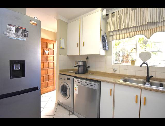 2 BEDROOM SIMPLEX FOR SALE IN NORTHWOLD